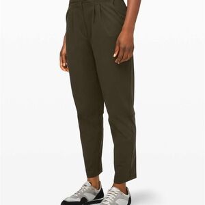 Lululemon Essential high rise trouser